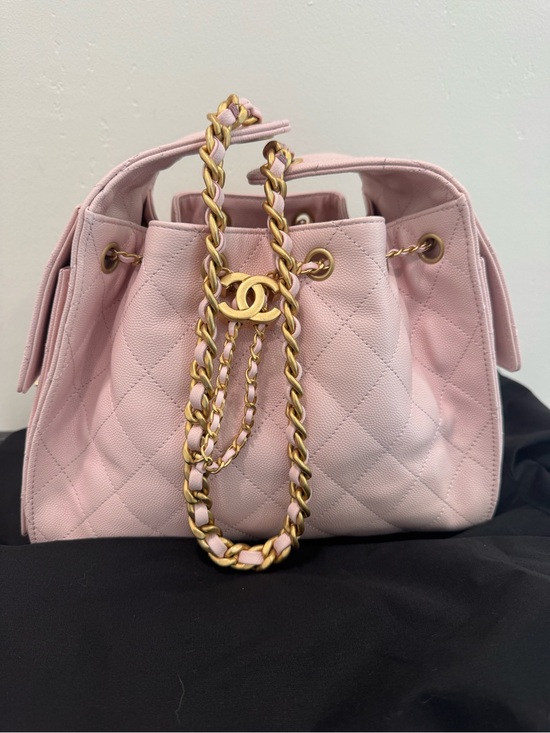 CHANEL Handbags - 🤩 CHANEL 25 Small Pink Quilted Drawstring hobo Bag with Gold Chain 🤩